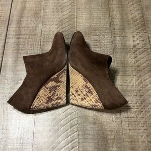 Beverly Feldman Booties brown suede snake print wedge 4" zipped up almond toe